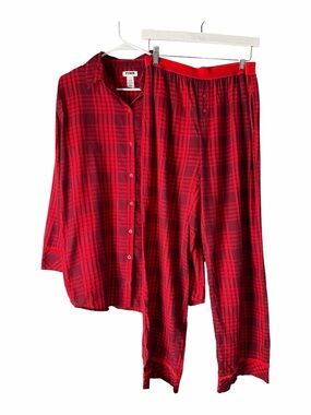 PINK Victoria's Secret Red Plaid Two-Piece Pajama Set